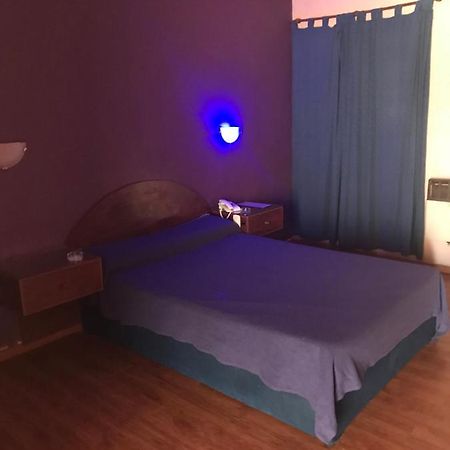 Hotel-Alojamiento Candilejas Paraná Kültér fotó
