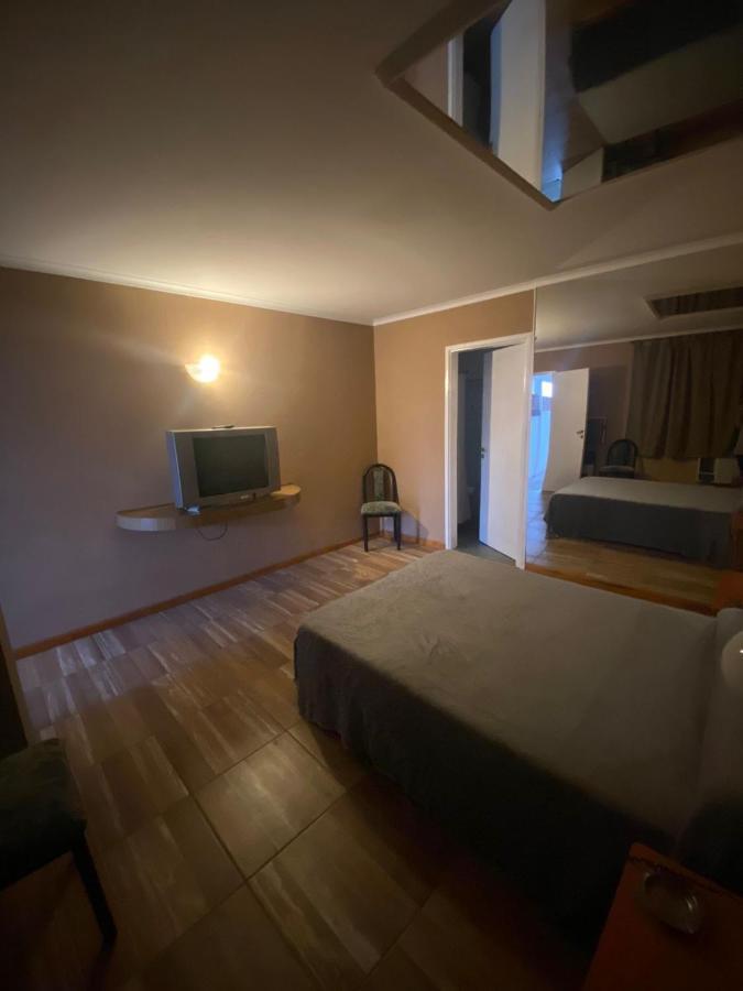 Hotel-Alojamiento Candilejas Paraná Kültér fotó