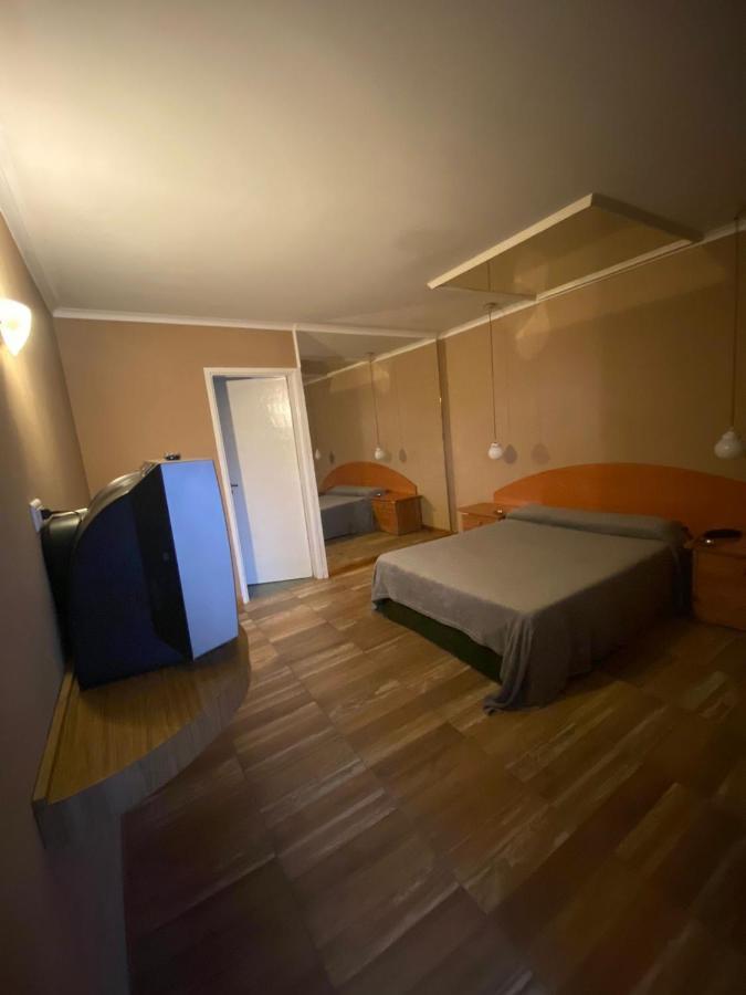 Hotel-Alojamiento Candilejas Paraná Kültér fotó